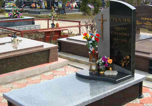 Одинарні пам'ятники 