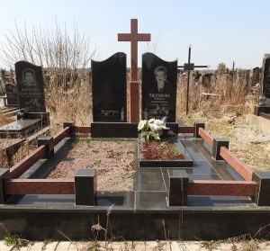 Пам'ятник із хрестом