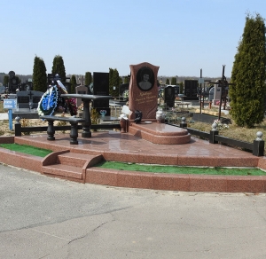 Червоний пам'ятник