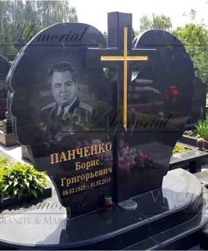 Підвійний пам'ятник із граніту