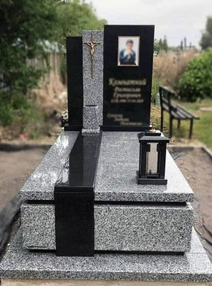 Стильний пам'ятник