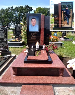 Пам'ятник з великим фото 