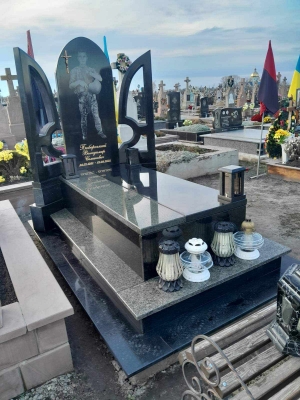 Пам'ятник для військового