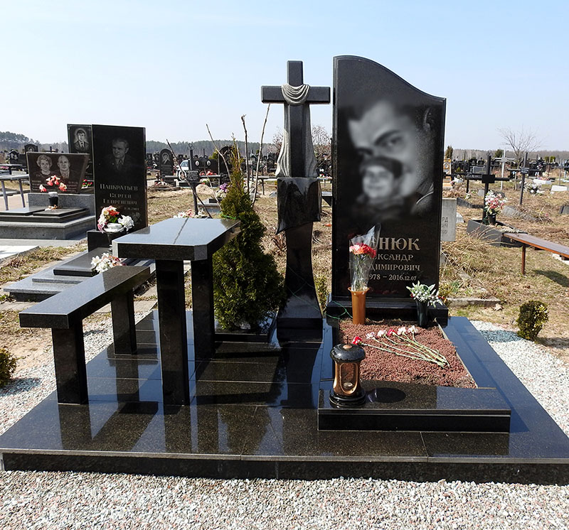 монумент граніт габро